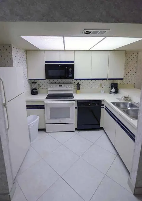 Fully equipped kitchen